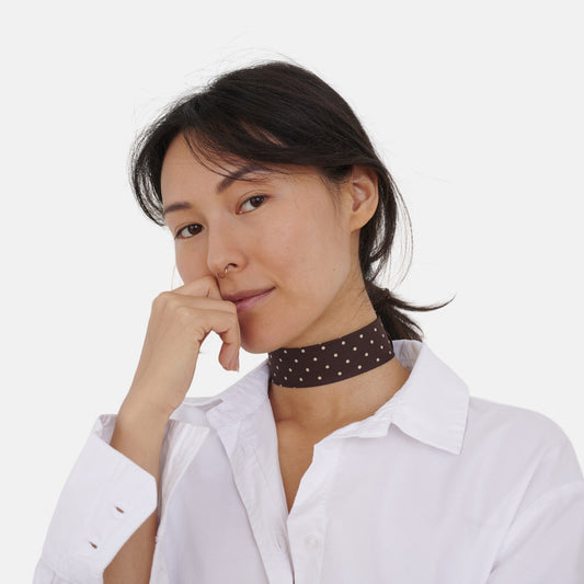 Model wearing the Brown Dotted Silk Choker – upcycled vintage silk tie | collo limited edition