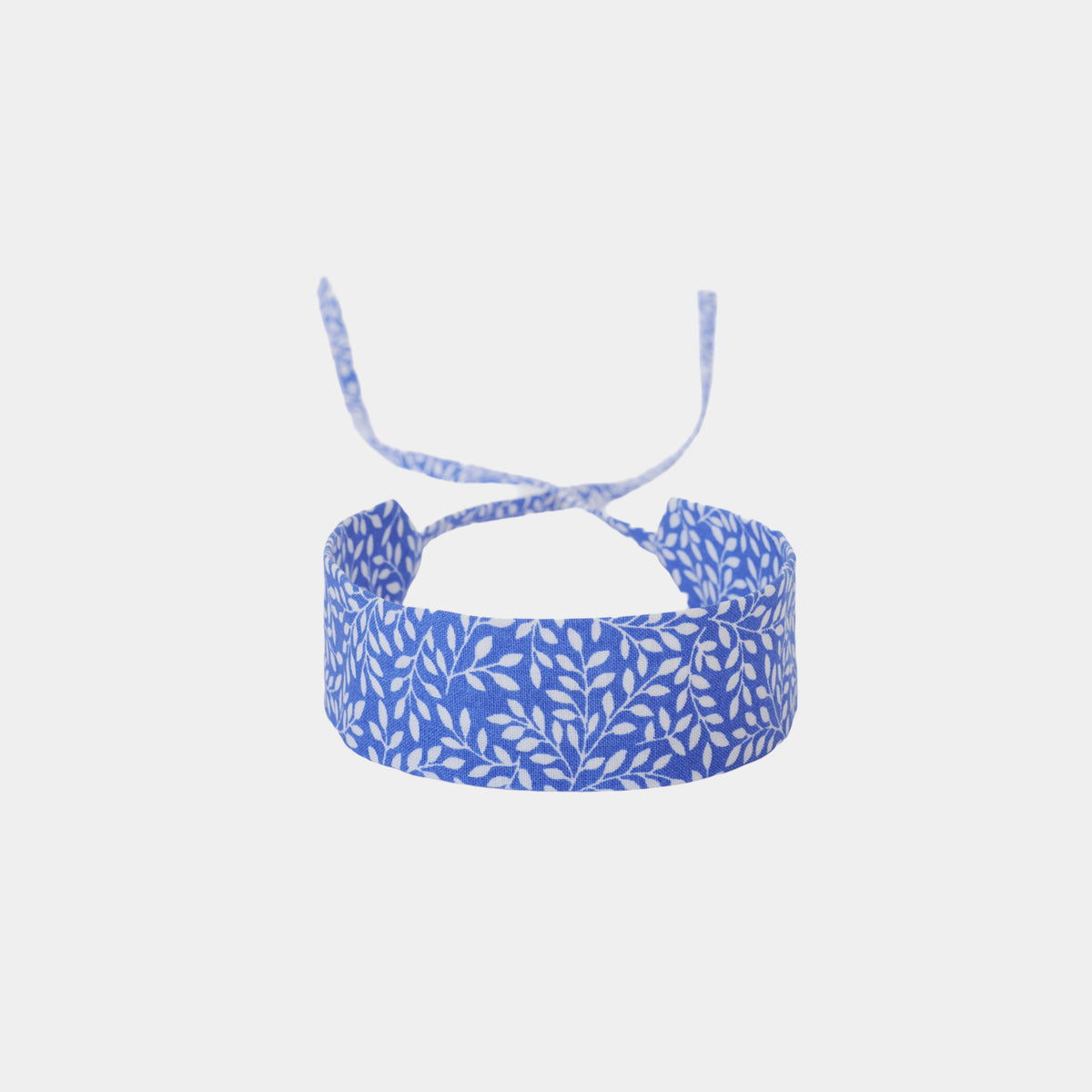 Capri Blue Floral Cotton Choker collo