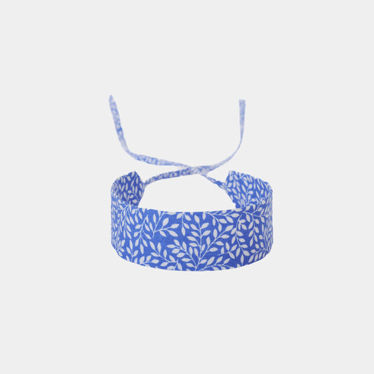 Capri Blue Floral Cotton Choker collo