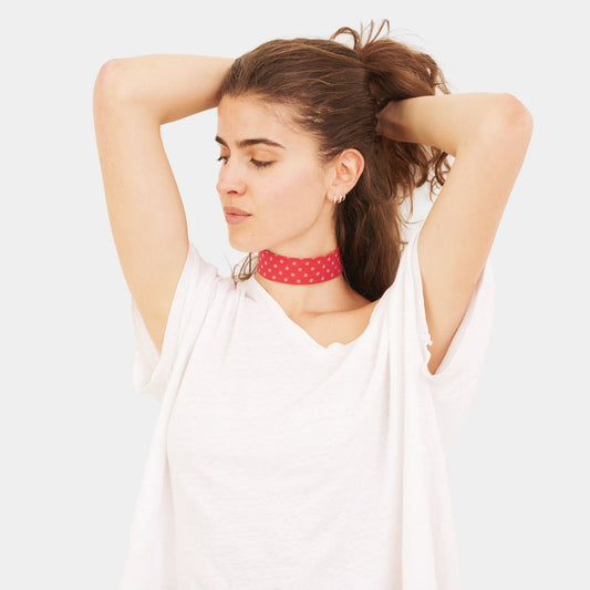 Vermilion Red Daisy Cotton Choker collo