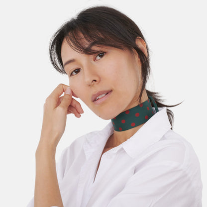 Model wearing the Forest Green Red Dotted Silk Choker – upcycled vintage silk tie | collo limited edition