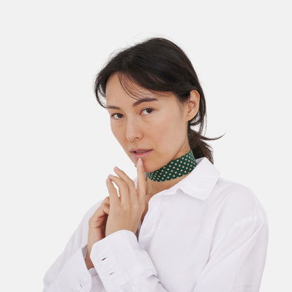 Model wearing the Green Polka Dot Silk Choker – upcycled vintage silk tie | collo limited edition