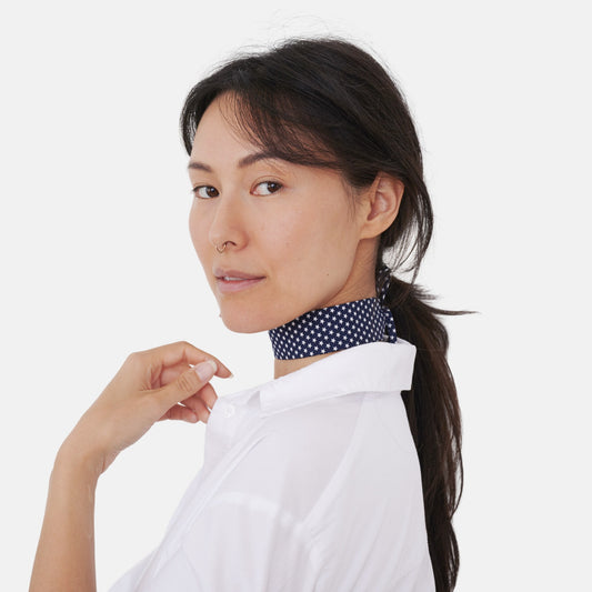 Model wearing the Navy White Star Cotton Choker | collo basics