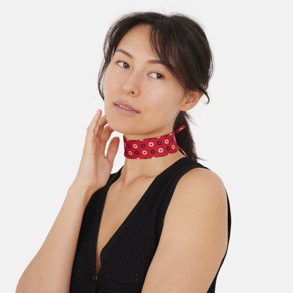 Model wearing the Red Ovals Silk Choker – upcycled vintage silk tie | collo limited edition
